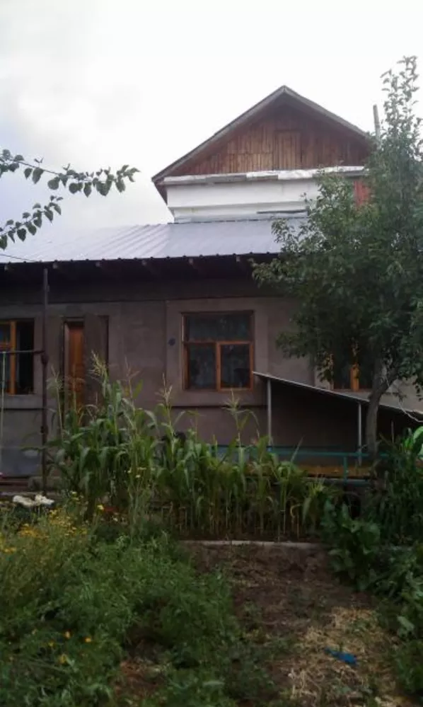 Продаю дом-дачу в пригороде Алматы,  элитное расположение